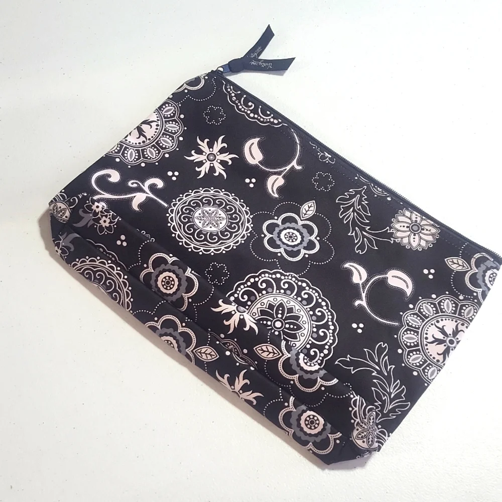 THIRTY-ONE Black White Floral Plastic Lined Zippered Pouch